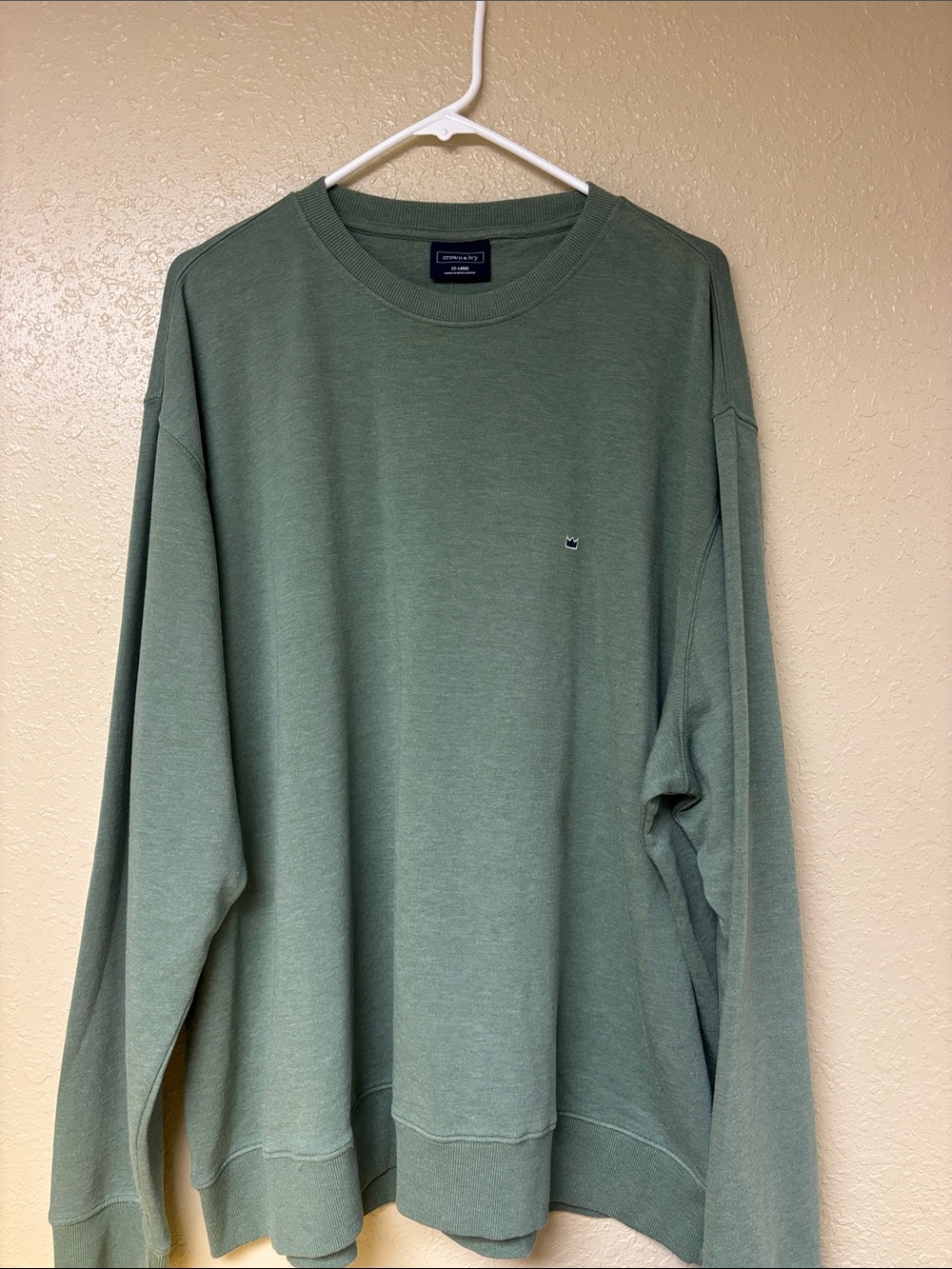 crown & ivy Sage Green Crewneck Pullover
